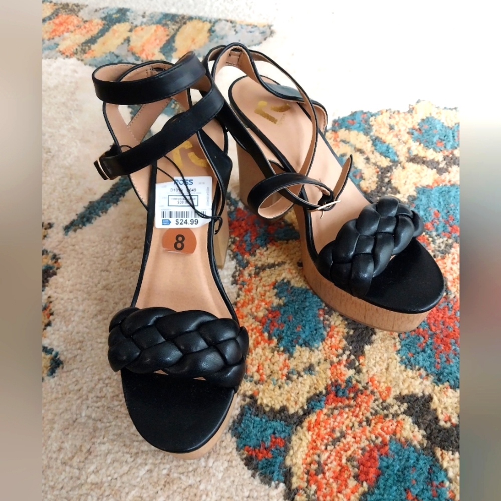 Report Ruby-3165 Black Sandal Sz 8